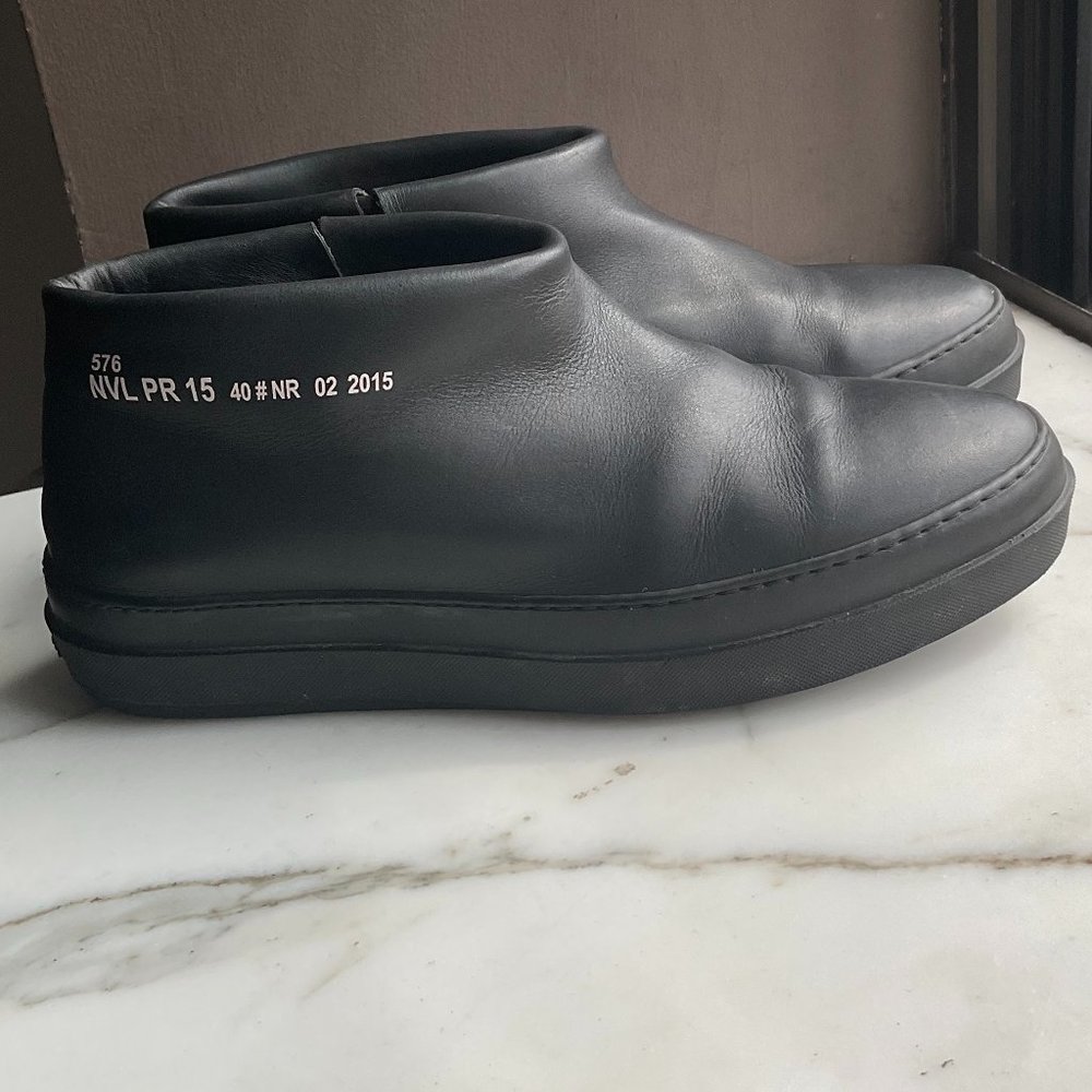 PURE NVL PR 15 576 Black Leather Slip Ons